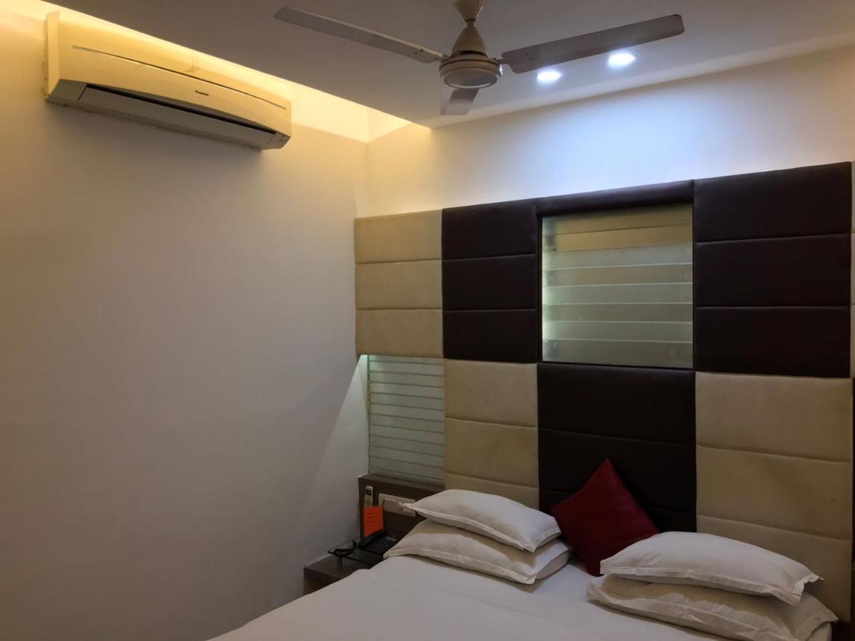 Pearl Hotel & Banquets أحمد أباد المظهر الخارجي الصورة