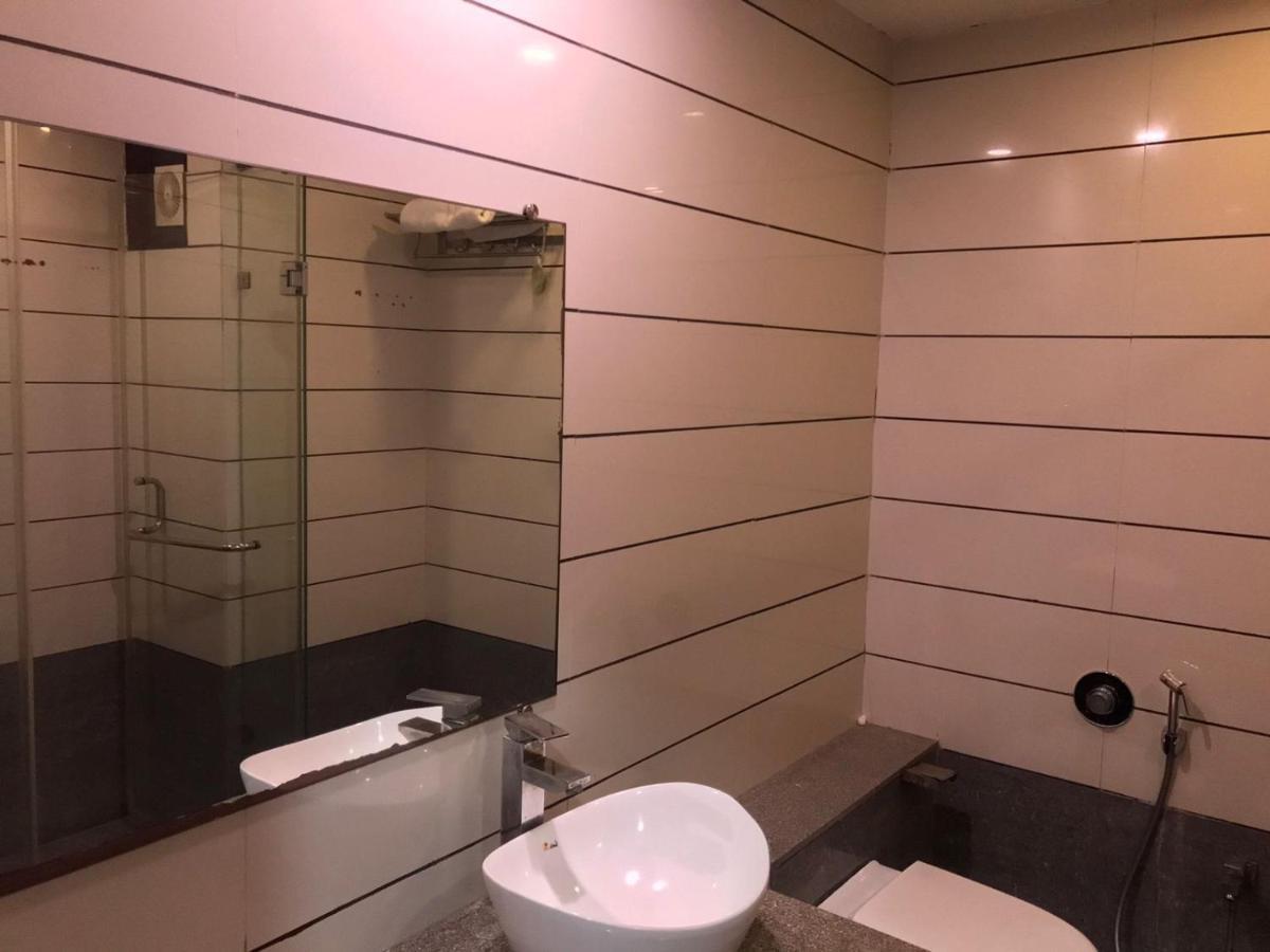 Pearl Hotel & Banquets أحمد أباد المظهر الخارجي الصورة