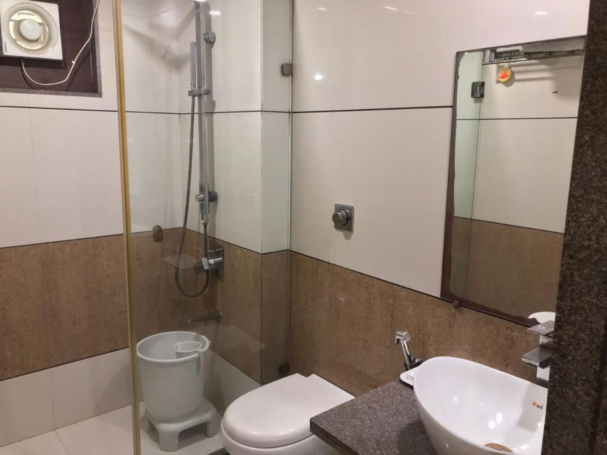 Pearl Hotel & Banquets أحمد أباد المظهر الخارجي الصورة